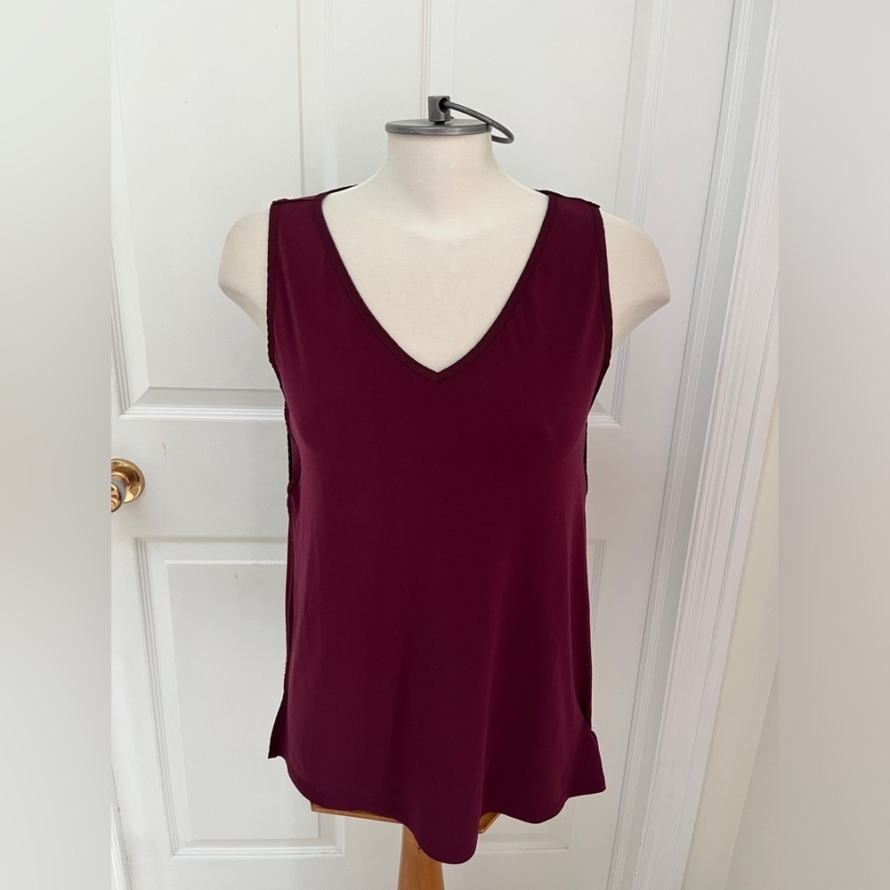 Banana Republic sleeveless ladies top size small